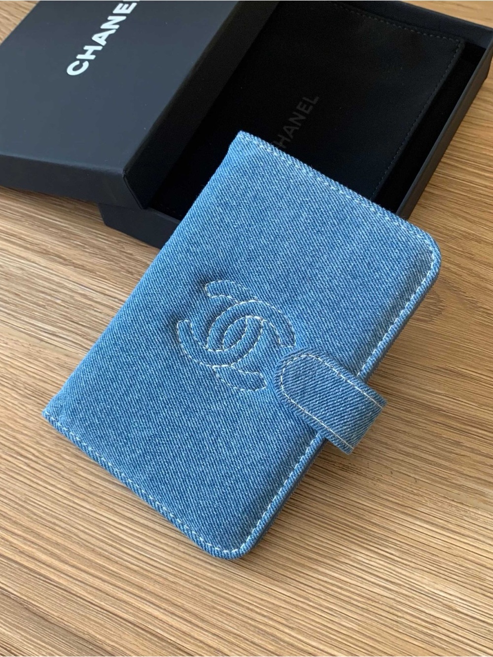 Blue Denim Wallet Phone Case with Embossed CC Logo - Picture 4 of 9